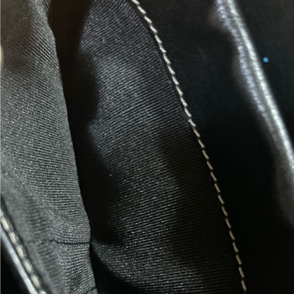 Kate Spade New 🗽 York 7.5” wide 4” tall with 4 bill holders 6 cards slots - Picture 3 of 5